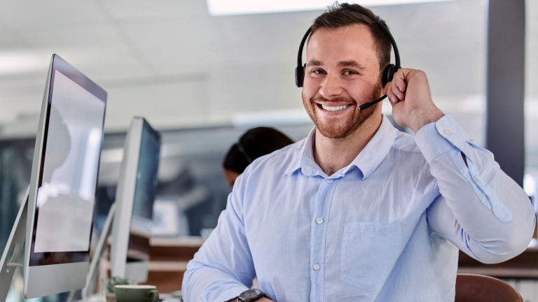 An employee using a CCaaS Platform to provide the best solutions to a customer