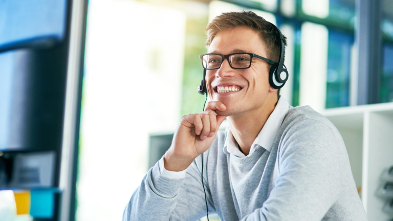 An employee of an Omnichannel Contact Center Providing Solutions to a Customer