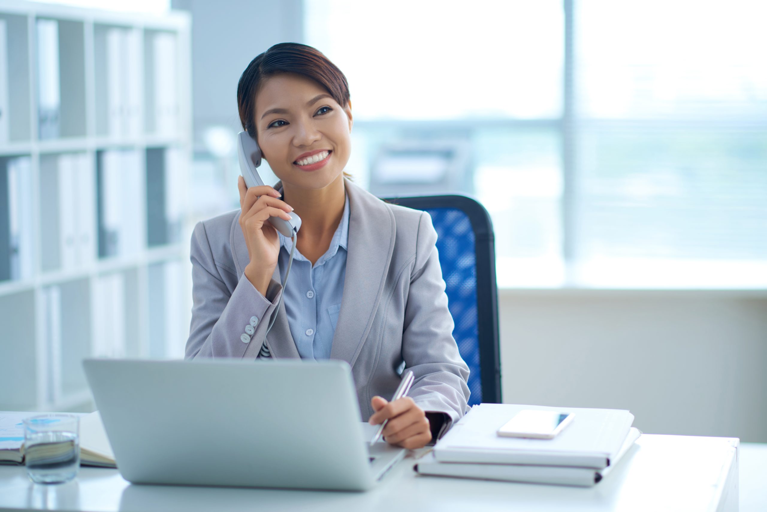 An agent handling customer conversations on the Axxess Networks contact center platform